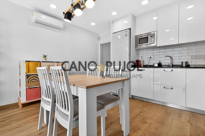 Foto 05eb36a5-f35b-437e-84e0-b3ea309d7e06. Casa  en Eixample Sabadell