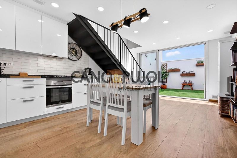 Foto 06f71af0-6dd4-4351-9491-5365dd7a53a6. Casa  en Eixample Sabadell
