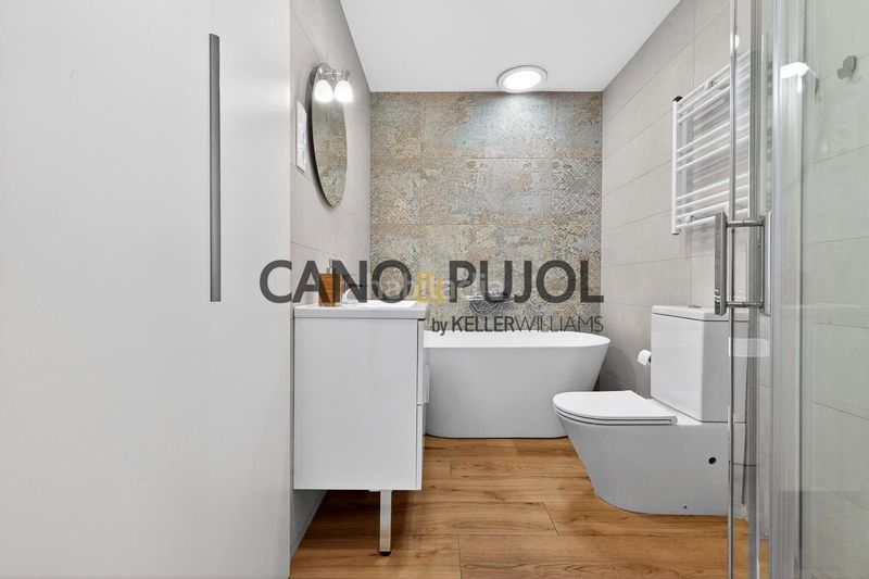 Foto 4ae19e87-18cf-4ceb-9ff3-35dcfa23d8c4. Casa  en Eixample Sabadell