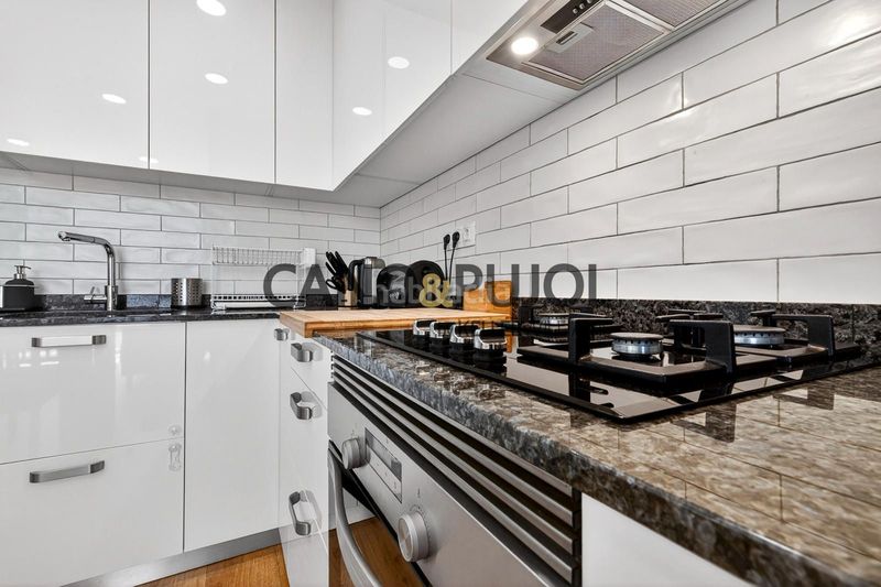 Foto 4d334253-f7cd-451a-bf87-c257e3f1dc62. Casa  en Eixample Sabadell