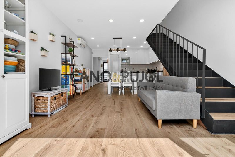 Foto 615125da-9c86-4744-9705-4bc38ebbf8e8. Casa  en Eixample Sabadell