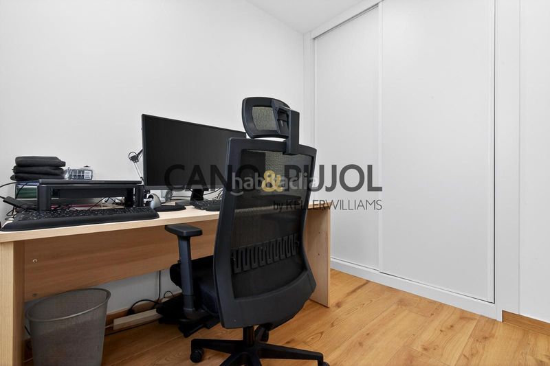Foto a8b689bc-d173-4e41-8651-f8cbfbbf9b56. Casa  en Eixample Sabadell