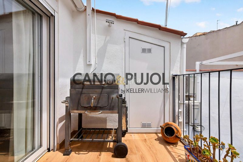 Foto ac1b8a2f-e104-41e0-b9fb-6e47644ed9b0. Casa  en Eixample Sabadell