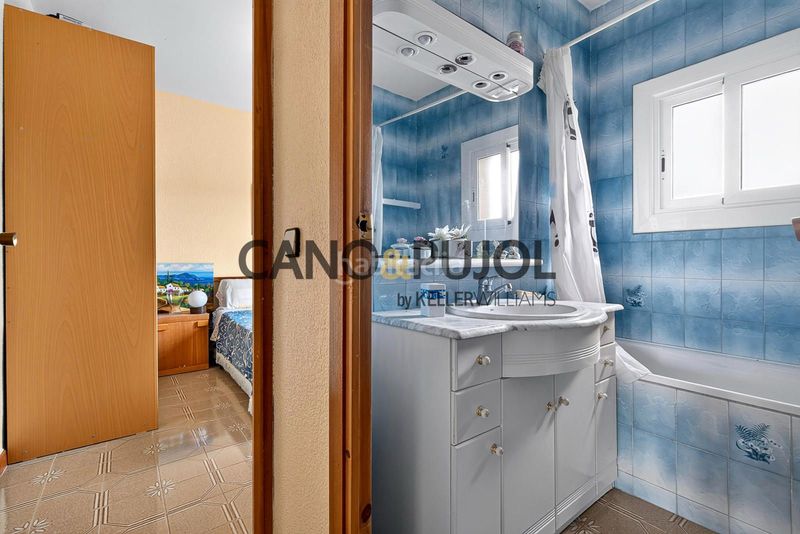 Foto 17fb308d-31bf-44fb-9791-9a69f540b761. Casa amb aparcament piscina a Vallirana