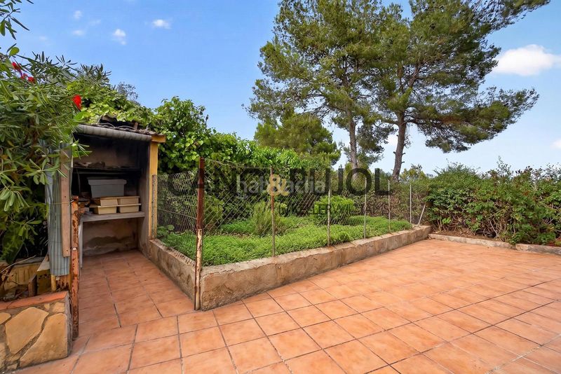 Foto 18739aba-fa1b-4ae2-986c-677ae29419af. Casa amb aparcament piscina a Vallirana