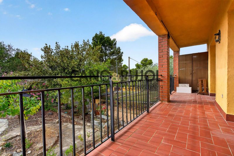 Foto 1f9a8827-5b18-4aa1-98a2-ec942bc831f9. Casa amb aparcament piscina a Vallirana