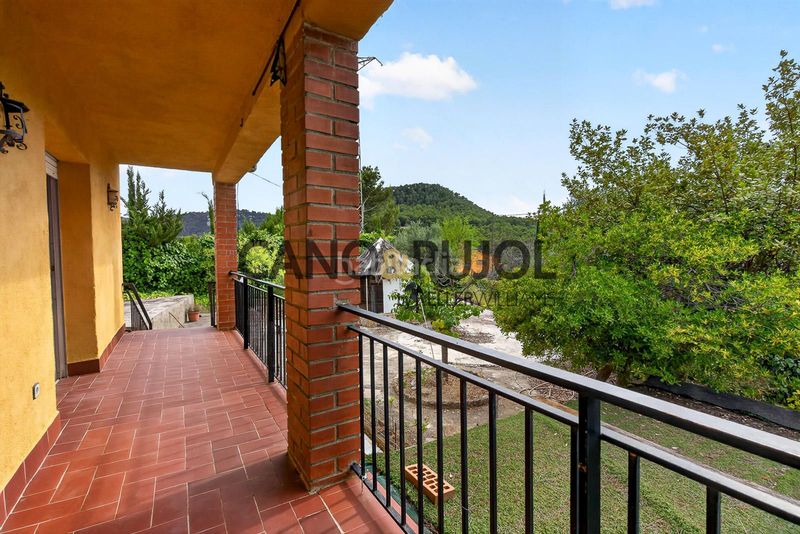 Foto 56f23bbd-2264-4c05-ad64-7576bef5f250. Casa amb aparcament piscina a Vallirana