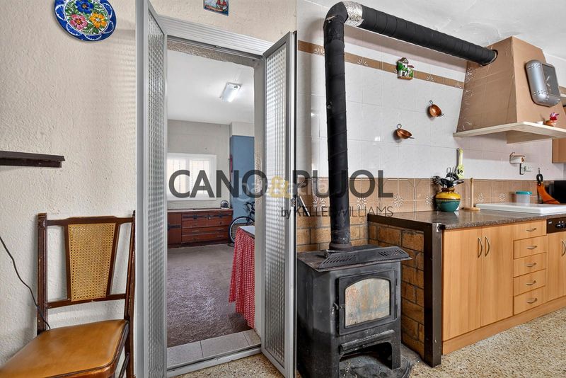Foto 58bb86d2-6ea1-4541-83b1-a66acc1baf9d. Casa amb aparcament piscina a Vallirana