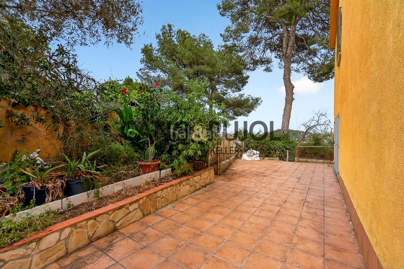 Foto db016439-f297-4156-94b6-25f4049c671d. Casa amb aparcament piscina a Vallirana