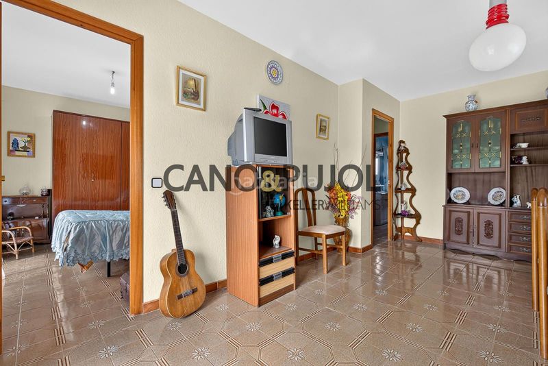 Foto f8318872-f25a-42a1-8234-09ceff82542b. Casa amb aparcament piscina a Vallirana