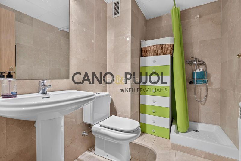 Foto 05bd4a91-3587-4011-8430-614ba617d7f5. Pis amb calefacció aparcament a Centre Sant Just Desvern