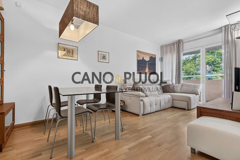 Foto f6212b56-7492-4a51-b2f9-706c4316715e. Pis amb calefacció aparcament a Centre Sant Just Desvern