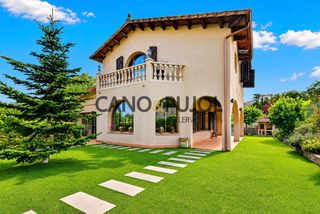 Casa in Ametlla del Vallès (L´). Exclusiva vivienda de diseño con piscina en lametlla del vallès