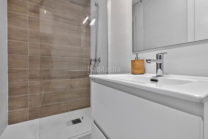 Foto daa23fa2-a4f0-437e-933d-b0fbcbcaf9be. Pis amb calefacció a Barri de les Corts Barcelona