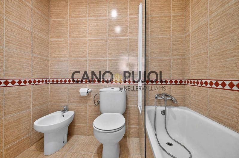 Foto 0f60d268-c042-4a37-81de-1fda8894425b. Àtic amb calefacció aparcament piscina a Ca n´Alzamora Rubí