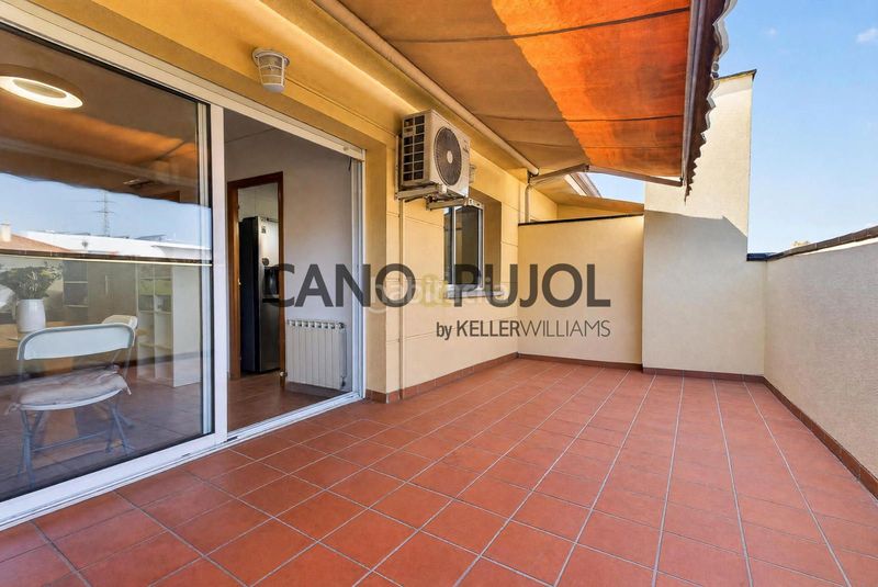 Foto d7cbe71d-658e-458b-b74c-d9aca4a29780. Àtic amb calefacció aparcament piscina a Ca n´Alzamora Rubí