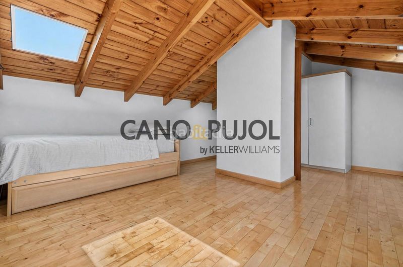 Foto e85f3b66-fc17-44c5-b667-d47eaf3e03ef. Àtic amb calefacció aparcament piscina a Ca n´Alzamora Rubí
