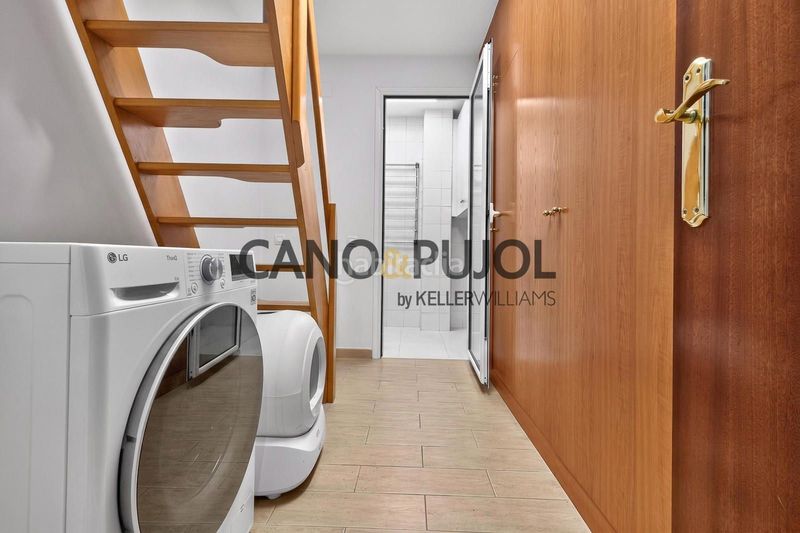 Foto f9e3be05-28e1-443f-837a-12d3bd186318. Àtic amb calefacció aparcament piscina a Ca n´Alzamora Rubí