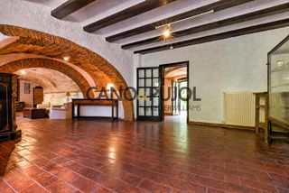 Xalet a Figueres 6. Auténtica masía del alt empordà con carácter y alma