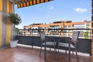 Appartement à Polinyà. Exclusiva vivienda de 4 habitaciones con terraza, plaza de garaj
