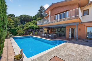 Maison à Caldes de Montbui. Casa unifamiliar en bigues i riells