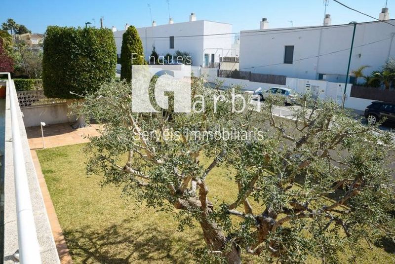 Foto 130d70e8-b6be-4b6d-9a25-ddcc511ea5b7. Xalet amb calefacció aparcament piscina a Mas Mel Calafell