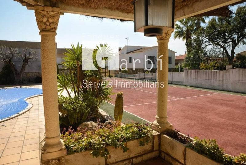 Foto a9c91eb1-7f36-449a-97b2-fd0cf89460e8. Xalet amb calefacció aparcament piscina a Mas Mel Calafell