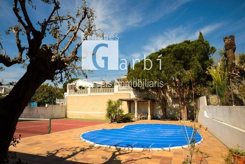 Foto ad70407a-9454-4464-aa7b-bc559fdf742e. Xalet amb calefacció aparcament piscina a Mas Mel Calafell