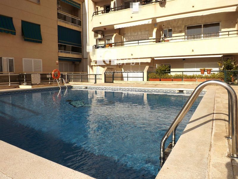 Foto a1a097a8-b8f9-4094-9604-e8e9ab5b9340. Àtic amb piscina a Calafell platja Calafell