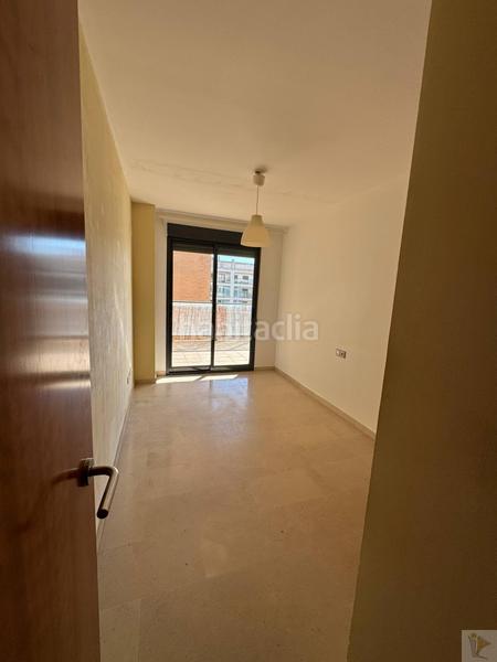 Foto 2cabf01f-26b8-4e9d-93bb-e87200ba6698. Rent flat with parking pool in Valterna Paterna