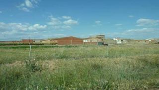 Finca rústica a Pinseque. Terreno en venta en garrapinillos
