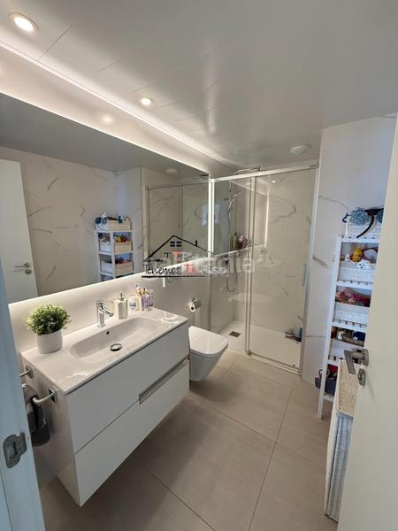 Foto ed9e338c-c614-4b7d-9618-1d78d6d1df5f. Piso en calle de isabel mondéjar ayguals 10 vivienda exclusiva 3 dormitorios garaje trastero planta 14 altura atenea premium en Vinaròs