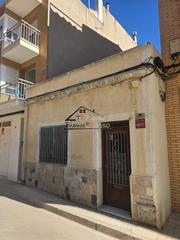 Terreny residencial a Calle del doctor severo ochoa 51. Parcela urbana con casa para reformar completa
