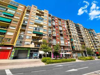 Piso en Avenida navarra 14. Excelente vivienda de 4 habitaciones en avenida navarrareformada