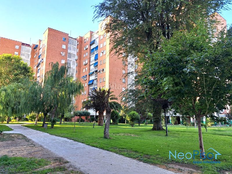 Foto b4abb70f-7f1d-44c4-b3d9-a07f0c05e019. Pis amb piscina a Parque Mayor Alcorcón