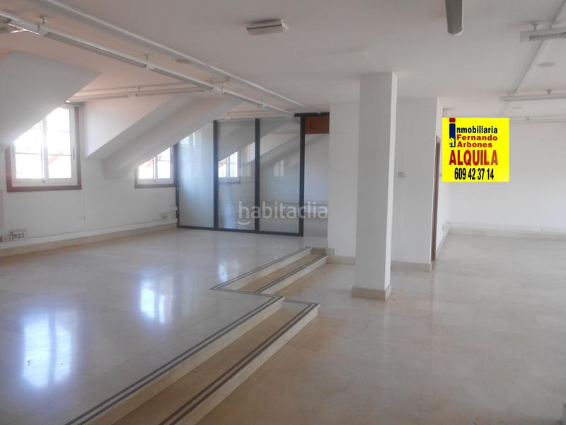 Foto f2c9890f-d0a9-411e-9891-bdf42b46fdd8. Affitto ufficio con riscaldamento in Centro - Areal Vigo