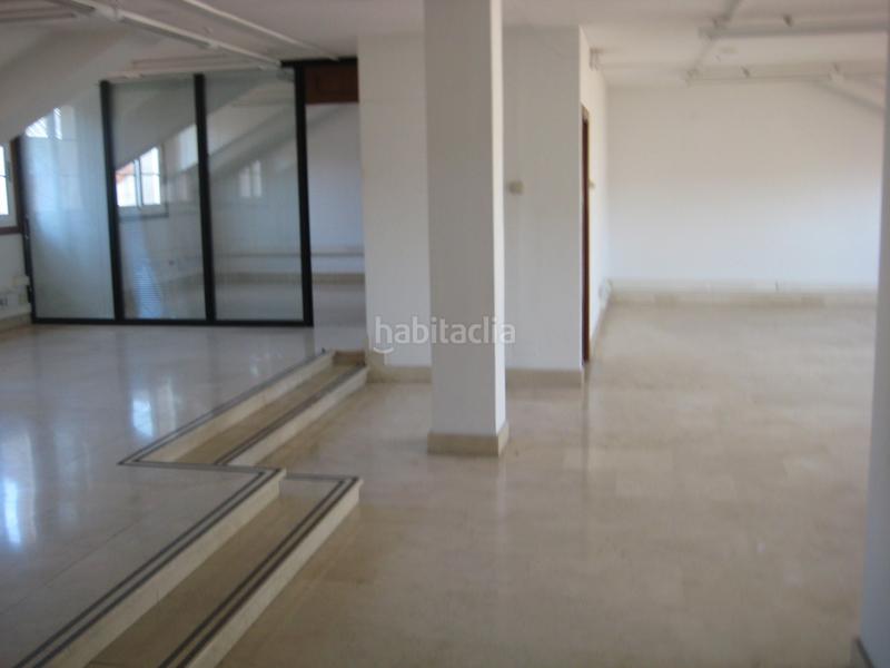 Foto 3c80dbc7-a1dc-4378-a87e-4b162dcf32a7. Alquiler oficina  muy , céntrica , edificio uso exclusivo de oficinas . luminosa . en Vigo