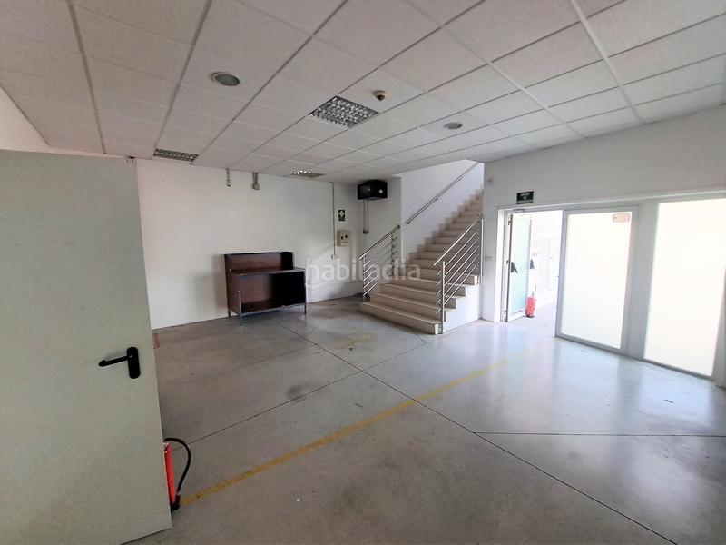 Foto e950ed5e-5c2b-4a17-b840-3283ecb59561. Location bâtiment à usage industriel dans Valadares - Beade Vigo