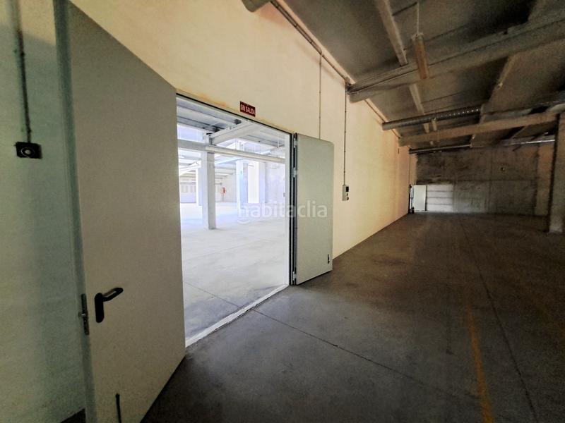 Foto 9edaaef3-b881-403b-b79e-6909a70ca5a0. Rent industrial building in Valadares - Beade Vigo