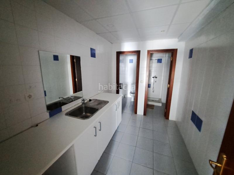 Foto ea77a5e5-3fb2-4018-84e4-00cebcd0e334. Rent industrial building in Valadares - Beade Vigo