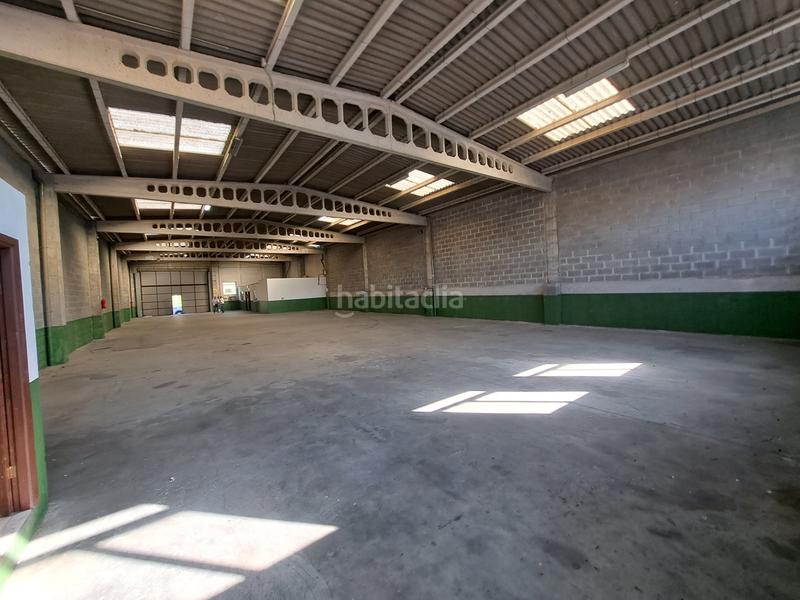 Foto f25844cb-efb7-4246-bc52-84ff6462dc42. Location bâtiment à usage industriel dans Sardoma - Castrelos Vigo