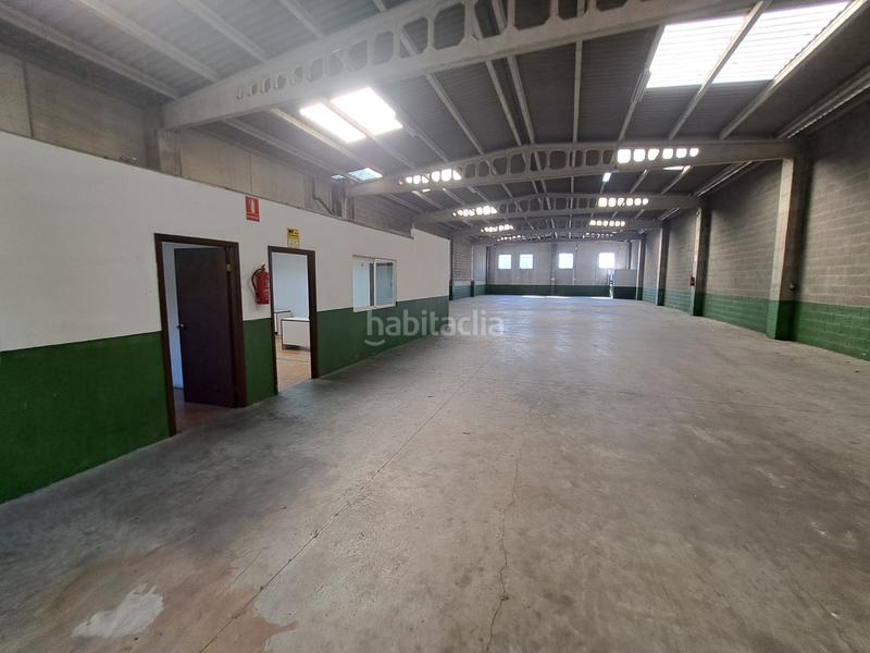 Foto 376a6536-af96-4407-834b-2c7d63967a6a. Rent industrial building in Sardoma - Castrelos Vigo