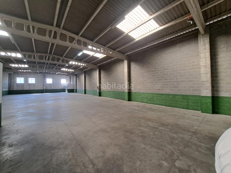 Foto 997a42dc-f899-4e7b-ad2e-f0d08a113c3e. Alquiler nave industrial en Sardoma - Castrelos Vigo