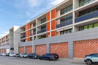 Oficina  Calle sedaví. Manises .oficina 410 m2 con 2 garajes y 1 trastero incluido.sin