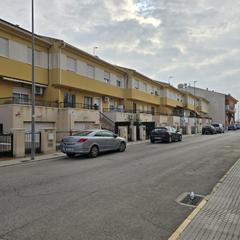 Casa adossada  Comunidad valenciana. Vivienda unifamiliar en catral  alicante. sin comisión inmobilia