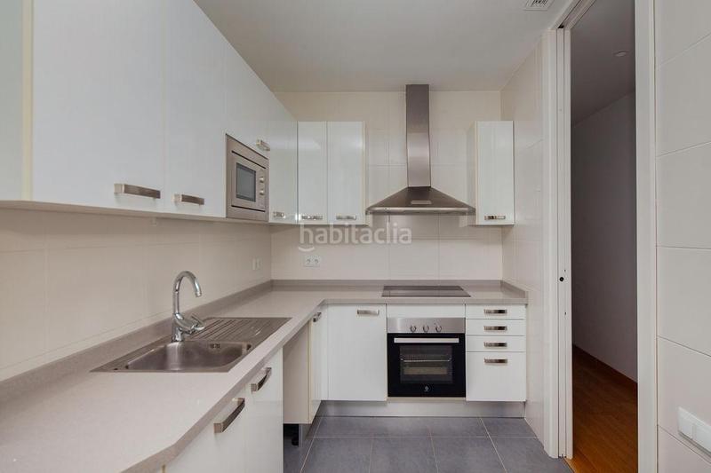 Foto c34b6a5b-664a-4831-abdd-62b45ea0ea4a. Pis amb aparcament a Russafa Valencia