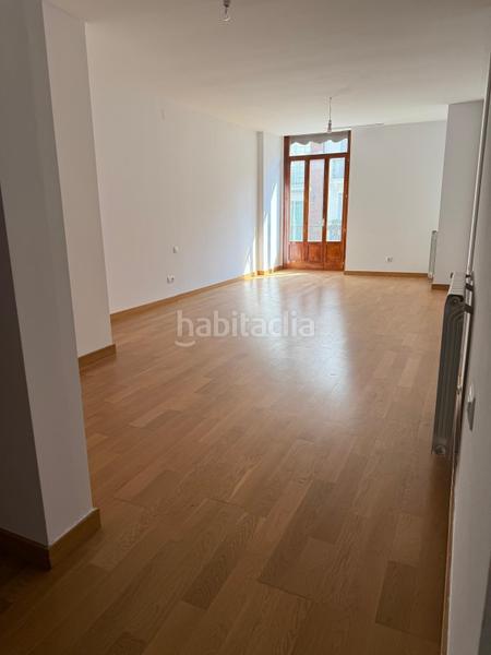 Foto d96b607f-37e1-4e18-b515-39fa516a39cf. Pis amb aparcament a Russafa Valencia