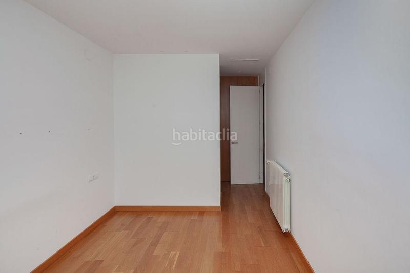 Foto f60ced31-90dc-4eea-9c4e-48bc43fcce80. Pis amb aparcament a Russafa Valencia