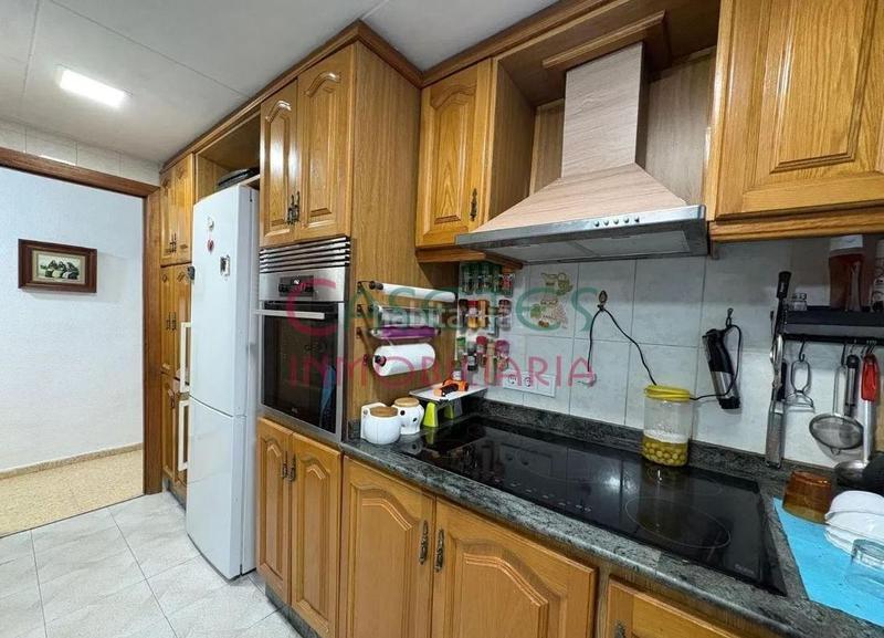 Foto 9c39c0e6-229a-4c70-8d21-c5b17db8f766. Appartamento con parcheggio in El Castellar i l'Oliverar Valencia