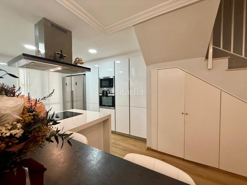 Foto 40e157c6-cd5a-40c9-bc1c-9e2d082cafc3. Casa aparellada amb calefacció aparcament piscina a Pobla de Vallbona (la)